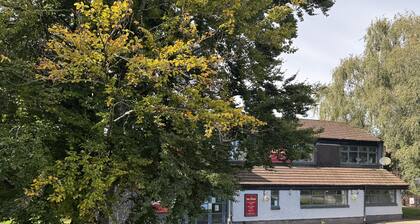 Cardiff apartment with easy access to public transport and motorway.