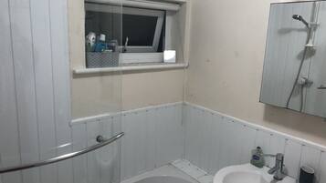 Hårtørrer, håndklæder, Sæbe, Toiletpapir