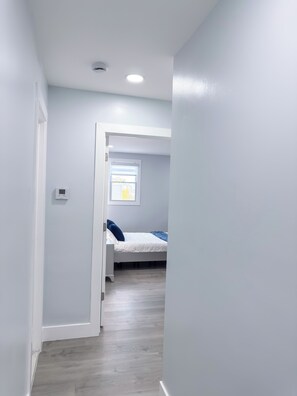 2 bedrooms, iron/ironing board, free WiFi, bed sheets - Garden of Grace Retreat – Steps to NYC Bus (North Bergen)