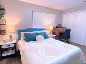 3 bedrooms, in-room safe, desk, free WiFi