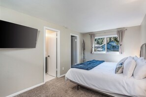 4 bedrooms, WiFi, bed sheets - Newly renovated 4 bedroom beauty just minutes away from Vail and Beaver Creek! (Avon)