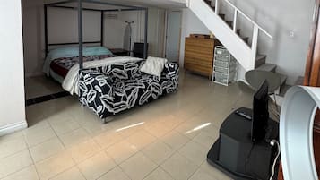 Fer et planche Ă repasser, Wi-Fi, draps fournis