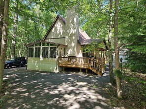 Exterior - Charming 3-bedroom house in lovely Albrightsville with AC, firepit and fireplace (Albrightsville)