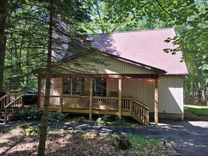 Exterior - Charming 3-bedroom house in lovely Albrightsville with AC, firepit and fireplace (Albrightsville)
