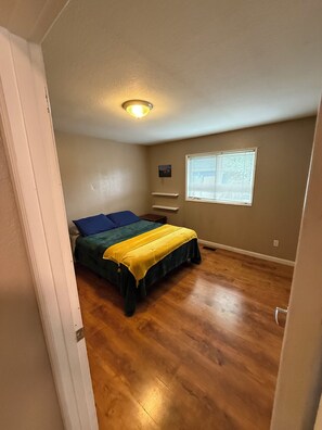 2 bedrooms, WiFi, bed sheets