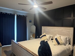 3 bedrooms, iron/ironing board, WiFi, bed sheets