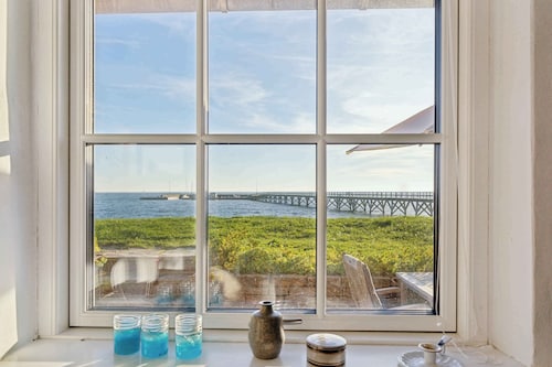 Family-friendly beachside holiday home