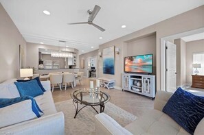 TV - Coastal Living at Its Best! Naples Condo Near Beaches with Pool & Players Club! (Naples)
