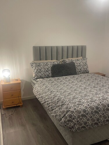 Lovely room close to the airport and city centre