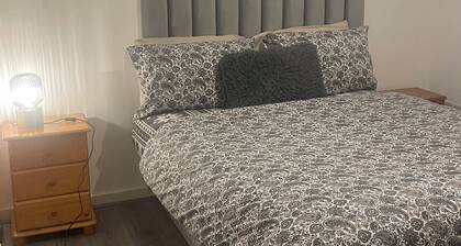 Lovely room close to the airport and city centre