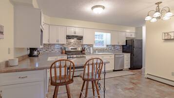 KylskÄp, mikrovÄgsugn, ugn och spishÀll