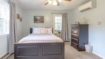 Escritorio, wifi, ropa de cama