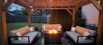Echo and Edge
4 BD RM, 2 BA, 2200+ SQ, EV Charger