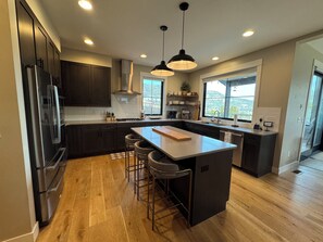 Mikrowelle, Ofen, Herdplatte, Geschirrspüler