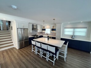 Fridge, microwave, oven, stovetop - Spacious 4-bedroom house with a view of the inlet beach in North Wildwood (North Wildwood)