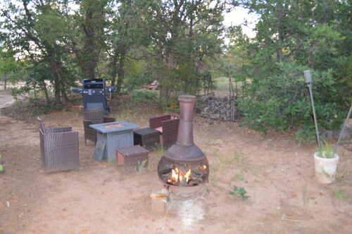 Spacious 4-bedroom home in delightful Vanderwagen with AC/heat