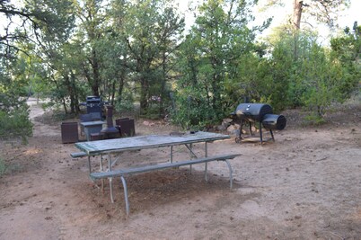 Spacious 4-bedroom home in delightful Vanderwagen with AC/heat