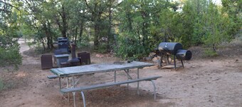 Spacious 4-bedroom home in delightful Vanderwagen with AC/heat