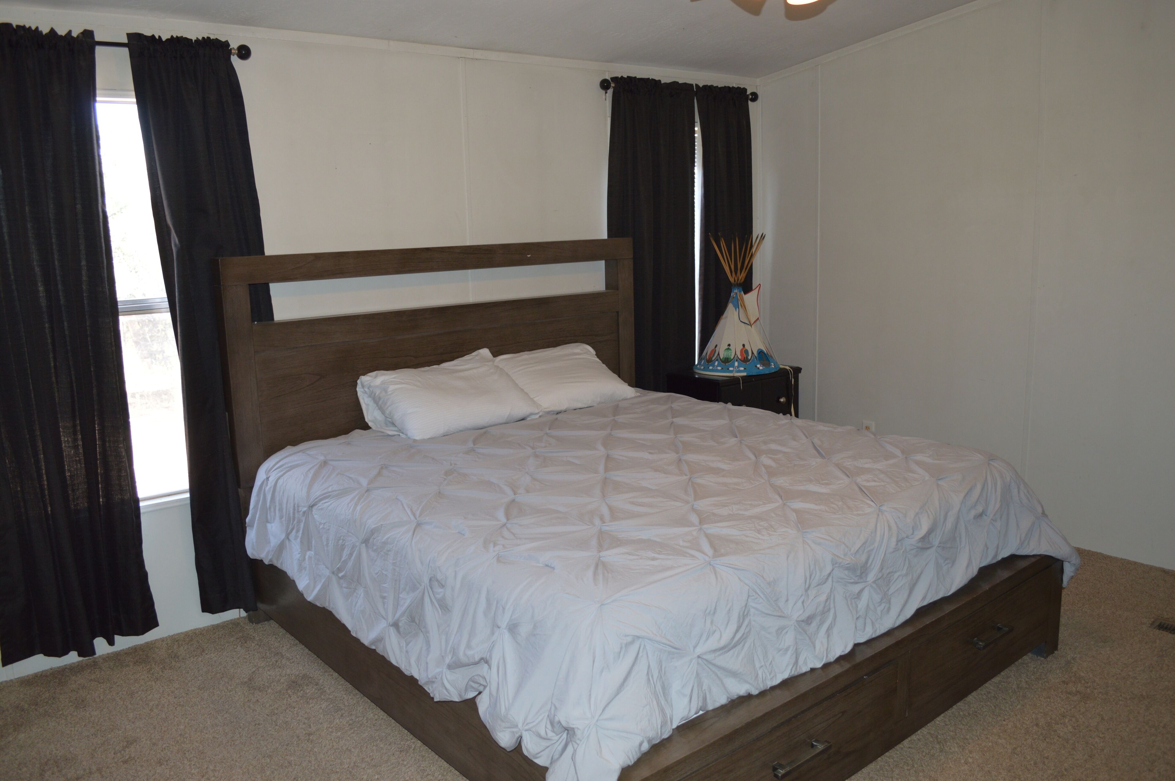 4 habitaciones, tabla de planchar con plancha, wifi y ropa de cama 