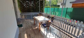 تناول الطعام بالخارج