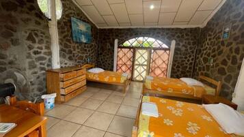 Classic Triple Room | Laptop workspace