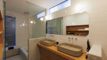 Luxury Villa | Bathroom