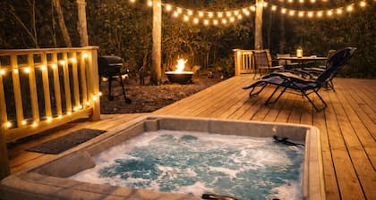 Private Wooded Cabin w/ Hot Tub, Fire Pit. 5 minutes from Texas A&M