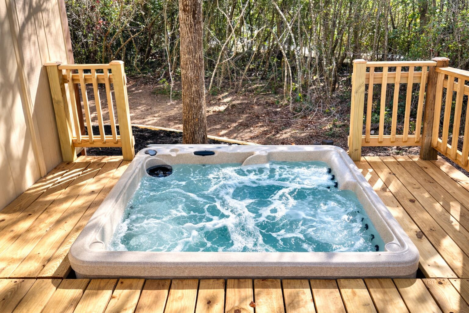 Outdoor spa tub