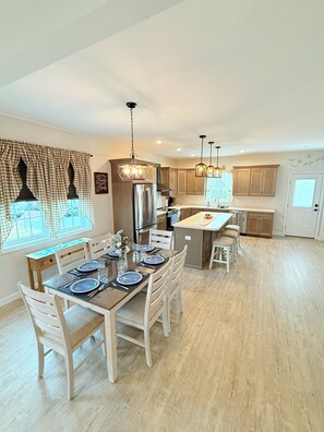 Dining - Brand new built 2025 double porch house views over Chincoteague Channel (Chincoteague)