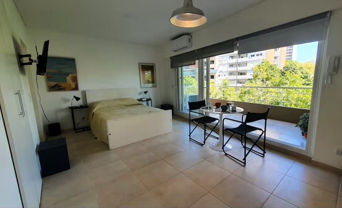 1 bedroom, iron/ironing board, internet, bed sheets