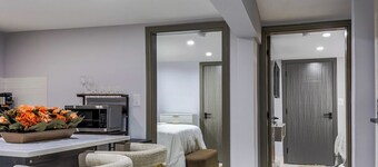 The Hideaway Suite - Spacious 3 bedroom Near JFK