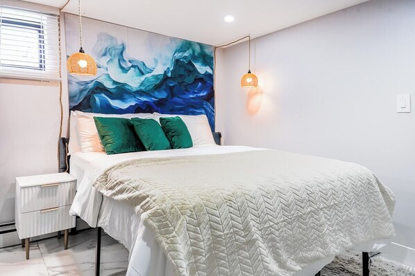 3 bedrooms, in-room safe, iron/ironing board, free WiFi