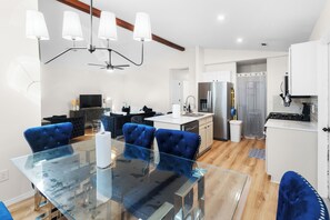 Microonde, forno, piano cottura, lavastoviglie