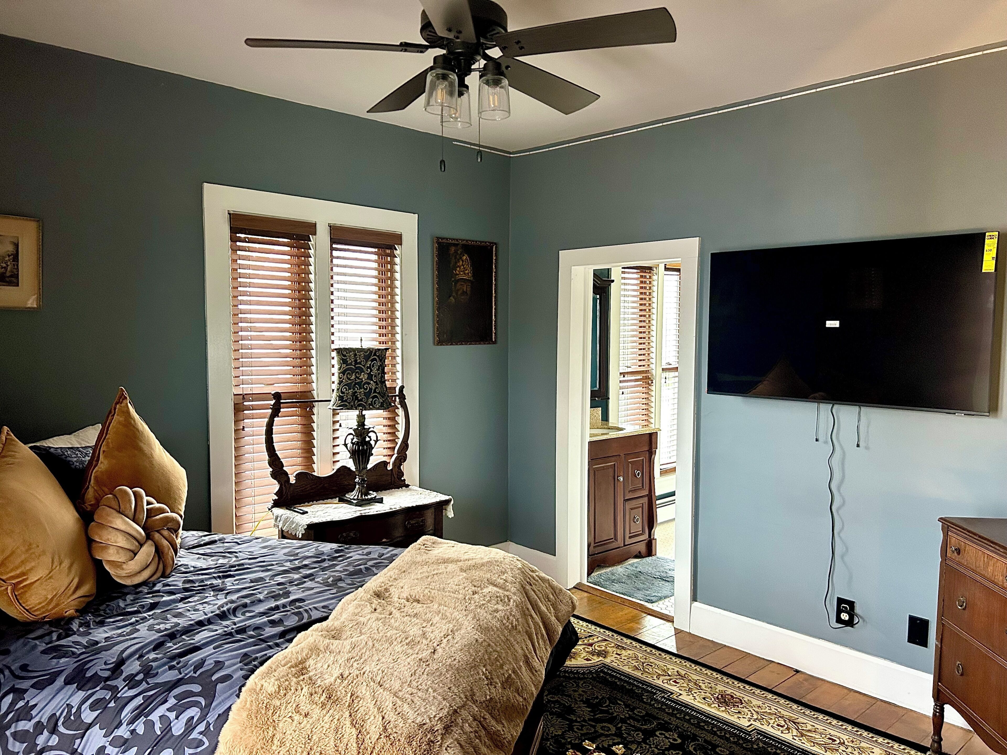 4 bedrooms, WiFi, bed sheets