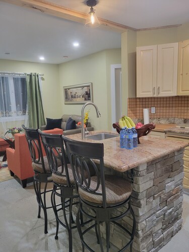 Charming 2-bedroom house in nice Ottawa with AC