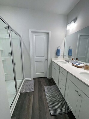 Shower, hair dryer, towels, soap - 3BR/2.5BA Townhome Sleeps 8, Near Sunset and Ocean Isle Beach (Ocean Isle Beach)
