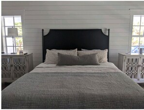 5 عدّة غرف نوم ومكواة/لوح كي وواي فاي وملاءات أسرّة