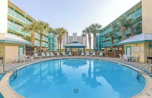 Pool - Beautiful condo with beach access and pool (Gulf Shores)