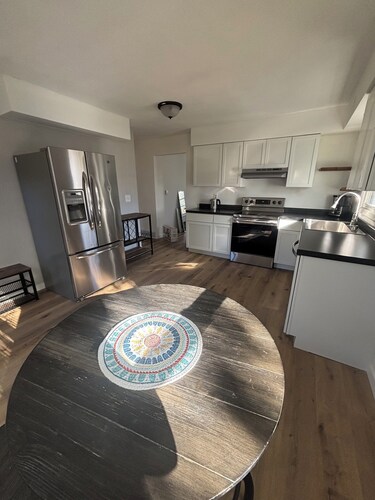 Charming 2-bedroom condo with AC in beautiful Janesville