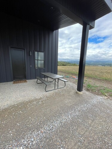 Charming barn 1 bed 1 bath Unit B