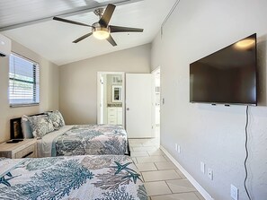 1 slaapkamer, een strijkplank/strijkijzer, wifi, beddengoed