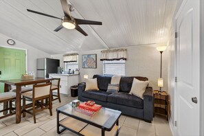 TV - Pet-Friendly Home Near the Beach (Englewood)