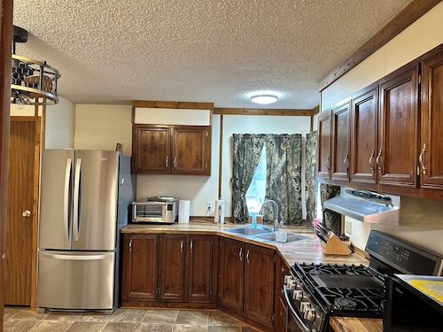 3-bedroom country home in Pike Co Il  with AC and heat