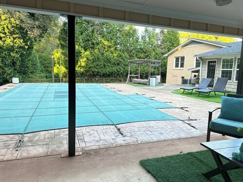 Cozy Studio Retreat W/ Pool Near Charlotte Airport