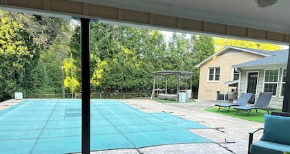 Cozy Studio Retreat W/ Pool Near Charlotte Airport