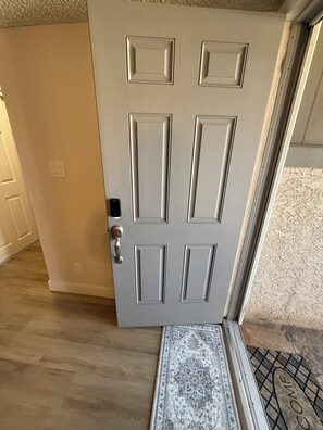 Interior - 3-bedroom house in marvelous Las Vegas with AC (Las Vegas)