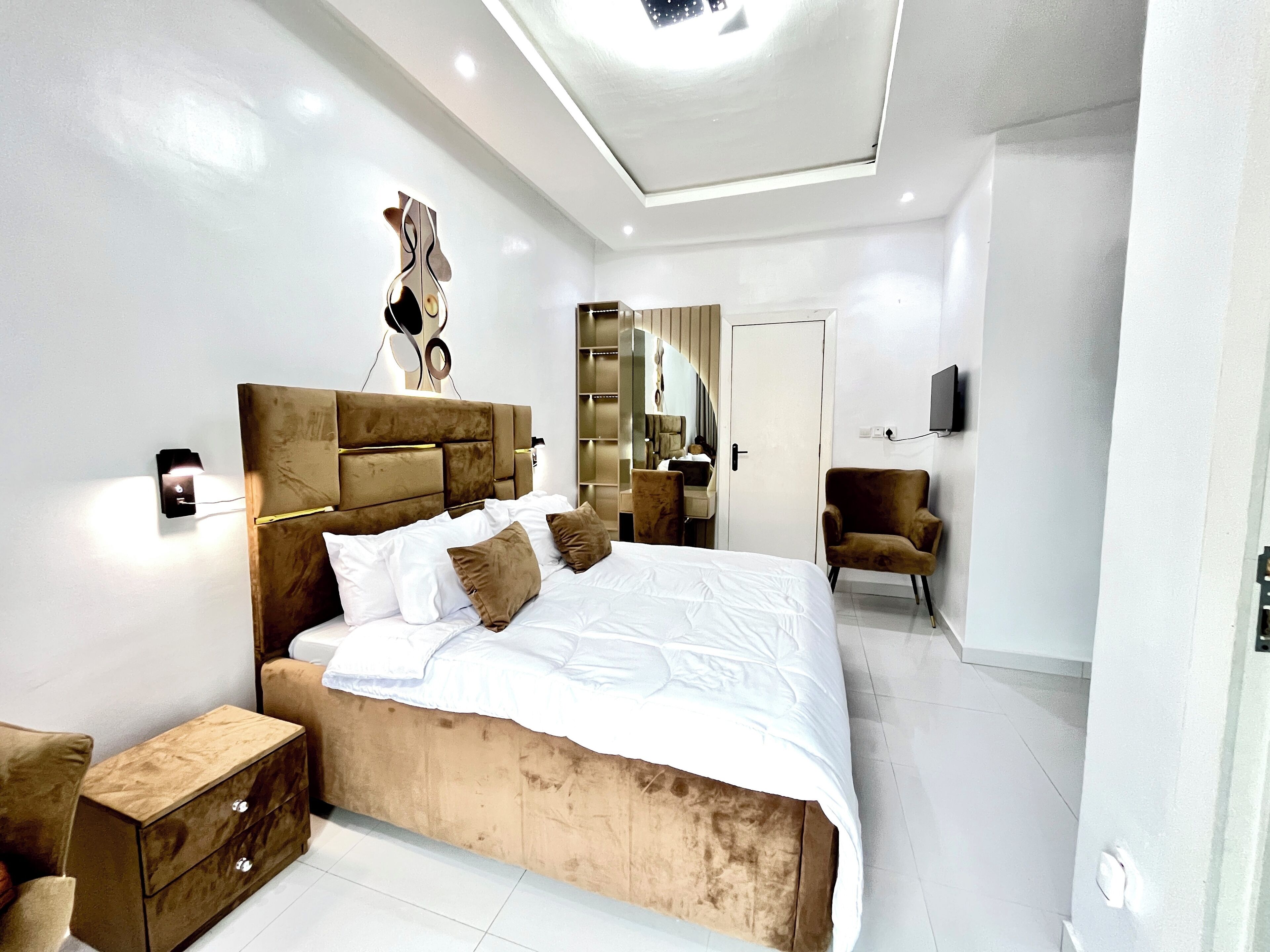 3 室のベッドルーム、アイロン / アイロン台、WiFi (無料)