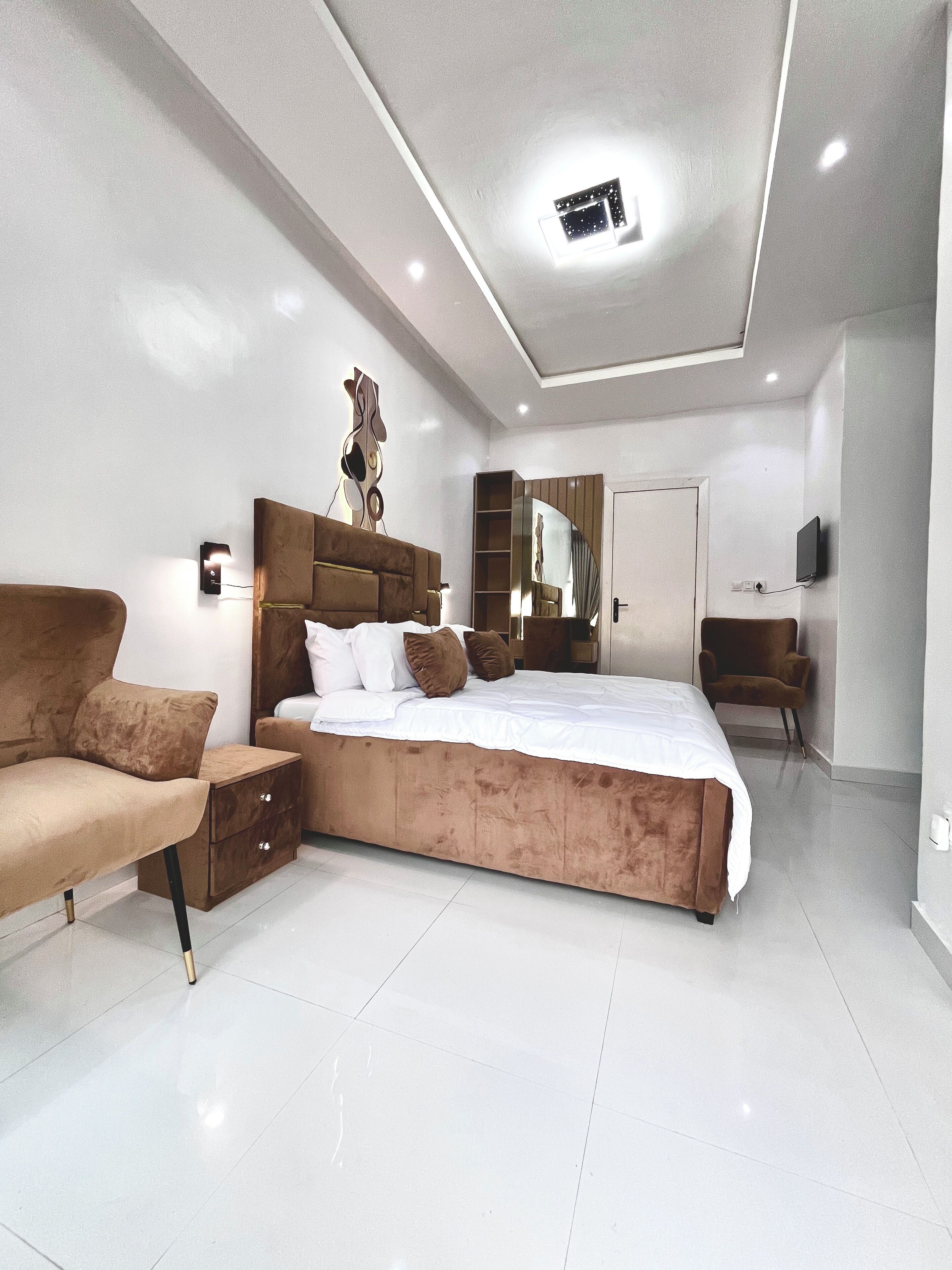 3 slaapkamers, een strijkplank/strijkijzer, gratis wifi