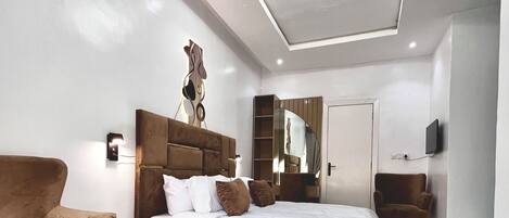 3 عدّة غرف نوم ومكواة/لوح كي وواي فاي مجانًا