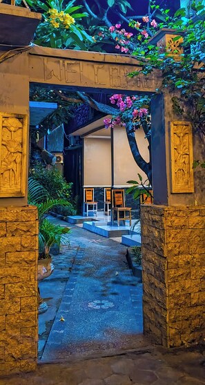 Vista frontal de la propiedad